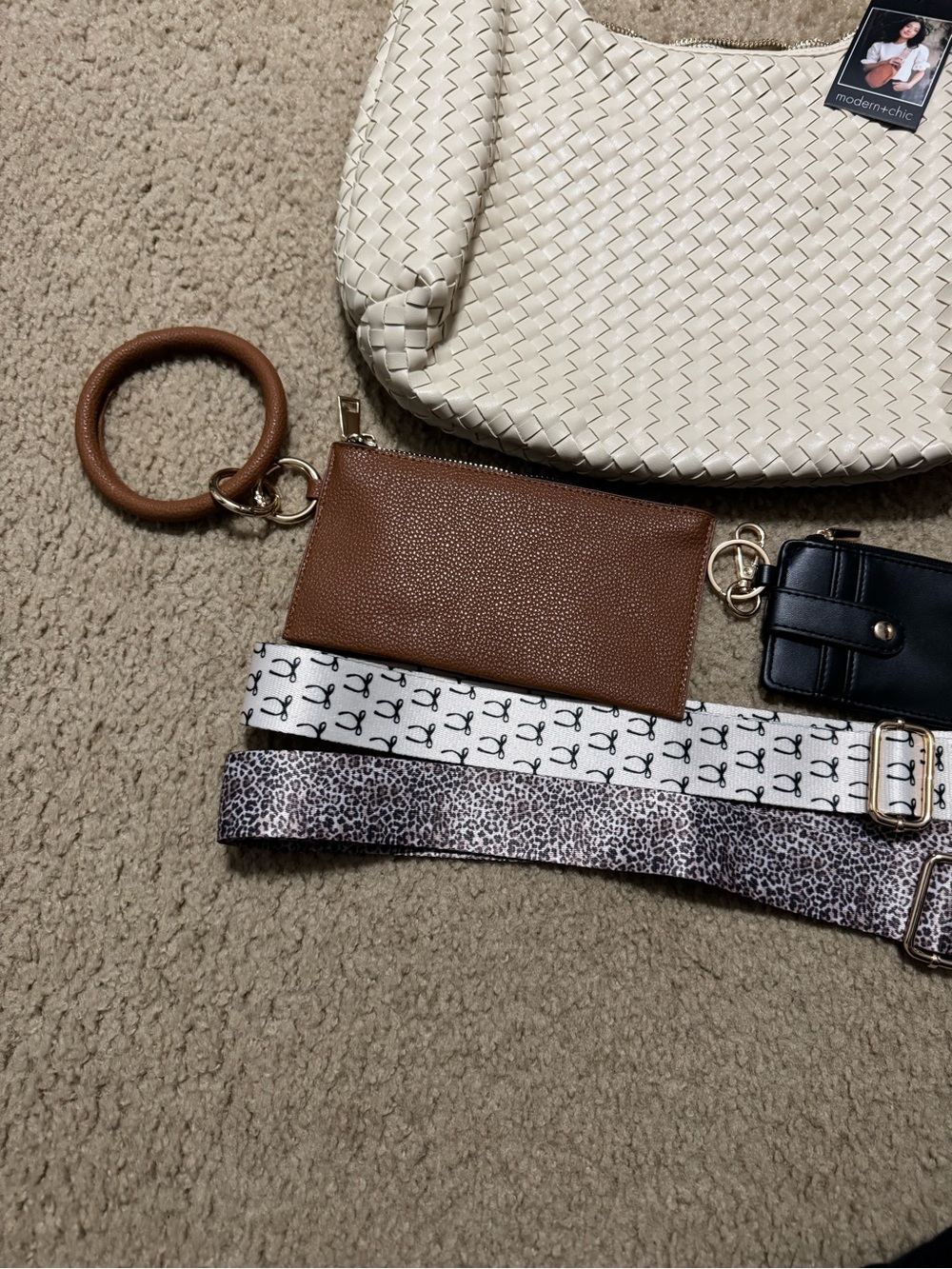 Modern and chic Woven Cream Shoulder Bag with Braided Handle and straps - Picture 4 of 5